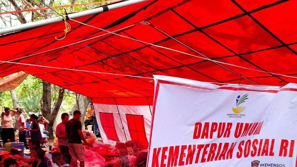 Kemensos Salurkan Bantuan Rp5,3 Miliar untuk Korban Erupsi Gunung Lewotobi Laki-laki di Flores Timur Bantuan Kemensos untu korban bencana erupsi Gunung Lewotobi Laki-laki yang terjadi di Kabupaten Flores Timur, Provinsi Nusa Tenggara Timur (NTT).