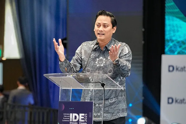 Thomas Djiwandono dalam konferensi pers APBN Kita edisi Juni 2025 di Kantor Kementerian Keuangan, Jakarta Pusat, Selasa (17/6).