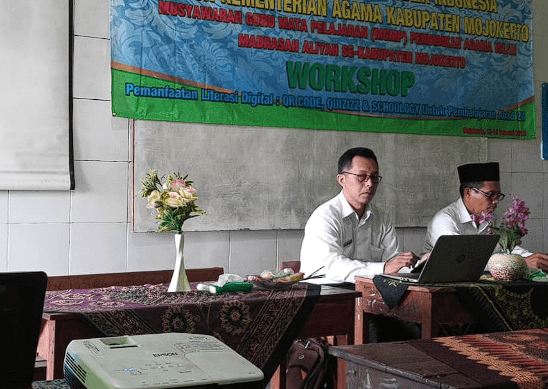 foto guru Pendidikan Agama Islam (PAI).