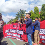 Aksi demi nasabah Madani le DPRD Trenggalek.