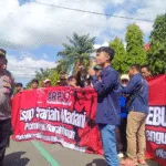 Aksi demi nasabah Madani le DPRD Trenggalek.