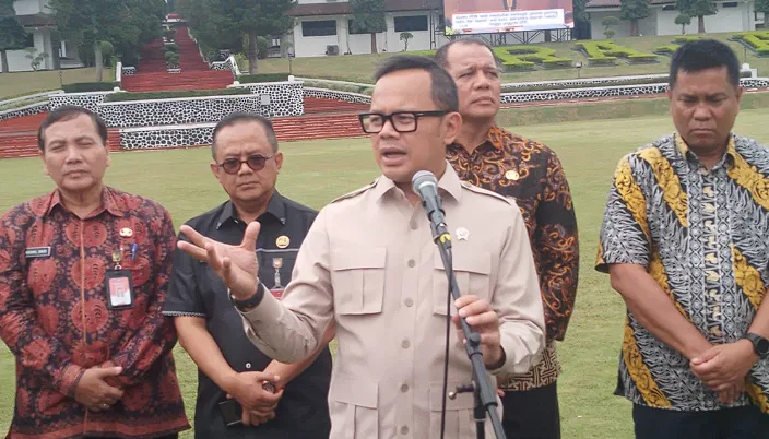 Wakil Menteri Dalam Negeri (Wamendagri) Bima Arya Sugiarto mengumumkan bahwa Retret Nasional Kepala Daerah Gelombang II akan diikuti oleh sebanyak 87 kepala daerah dan wakil kepala daerah dari berbagai wilayah di Indonesia.
