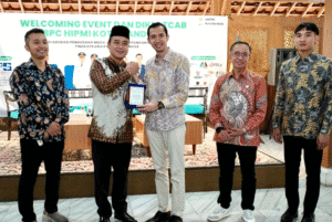 Pemerintah Kota (Pemkot) Bandung menggandeng Himpunan Pengusaha Muda Indonesia (HIPMI) Kota Bandung dalam Welcoming Event & Diklatcab BPC HIPMI Kota Bandung di Pendopo Kota Bandung, Minggu (29/6).