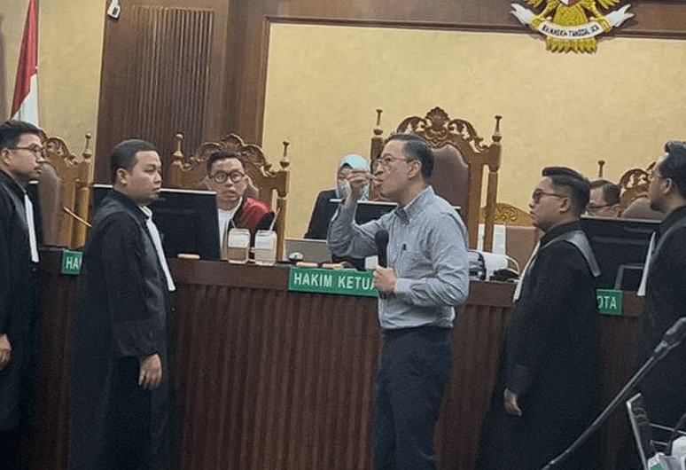 Momen eks Mendag Tom Lembong menjelaskan perbedaan di setiap gula saat persidangan(1/7).