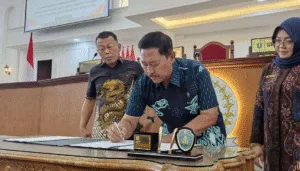 Momen pengambilan keputusan mengenai Anggaran Pendapatan dan Belanja Daerah Perubahan (APBD Perubahan) tahun 2025 untuk Kabupaten Ponorogo.