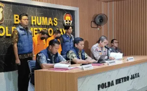 Tersangka kasus pencurian dan penyalahgunaan data pelanggan oleh perusahaan jasa ekspedisi Ninja Xpress.