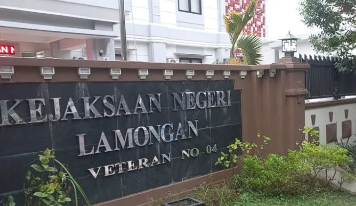 Kejari Lamongan Periksa Ketua BPD Sugihwaras Terkait Dugaan Pungli Program PTSL 2024 1 Kantor Kejaksaan Negeri Lamongan.