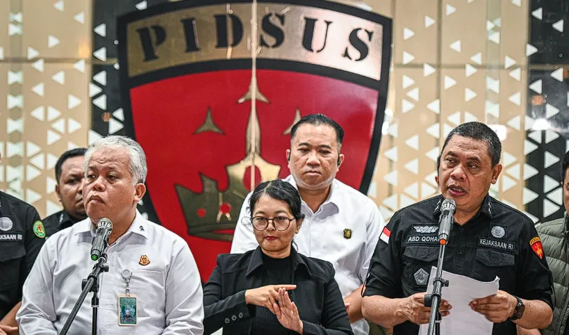 Direktur Penyidikan JAM Pidsus, Abdul Qohar, dalam konferensi pers di Kompleks Kejaksaan Agung, Jakarta, Selasa (15/7).