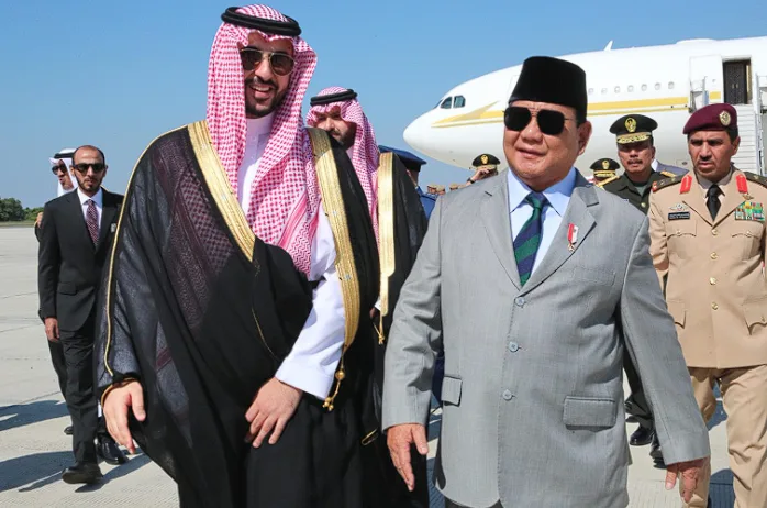 Presiden Prabowo bersama Pangeran Khalid bin Salman bin Abdul Aziz.