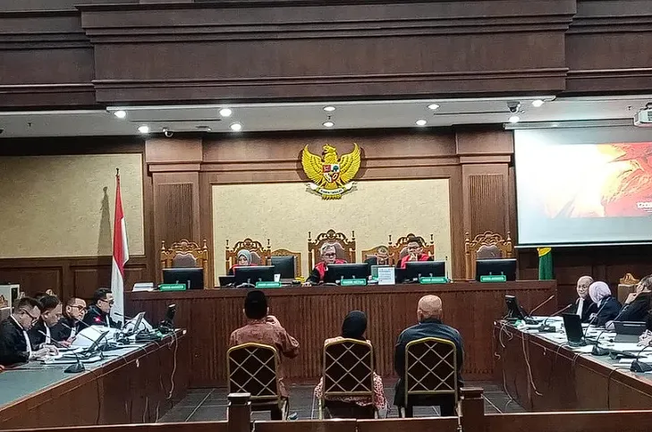 Sidang lanjutan kasus dugaan tindak pidana korupsi akuisisi saham PT JN yang berlangsung pada 2019–2022. Tiga mantan petinggi PT ASDP yang menjadi terdakwa dalam perkara ini adalah eks Direktur Utama ASDP Ira Puspadewi, mantan Direktur Komersial dan Pelayanan Yusuf Hadi, serta mantan Direktur Perencanaan dan Pengembangan Harry Muhammad Adhi Caksono.