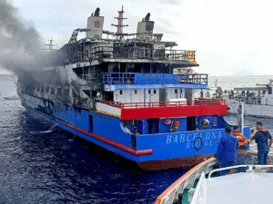Kapal Motor (KM) Barcelona VA yang mengalami kebakaran.