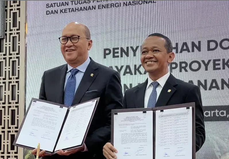 Menteri Energi dan Sumber Daya Mineral (ESDM), Bahlil Lahadalia, secara resmi menyerahkan hasil kajian pra-studi kelayakan atas 18 proyek strategis nasional kepada Badan Pengelola Dana Danantara.