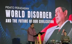 Pidato Presiden ke-6 Republik Indonesia, Susilo Bambang Yudhoyono (SBY), yang bertajuk "World Disorder and the Future of Our Civilization" yang berlangsung di Ballroom Menara Bank Mega, Jakarta Selatan, pada Rabu, (30/7).