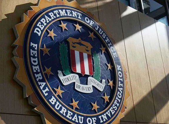 Biro Investigasi Federal Amerika Serikat (Federal Bureau of Investigation/FBI) mengeluarkan peringatan serius kepada jutaan pengguna Android di seluruh dunia untuk segera memutus koneksi internet perangkat mereka.