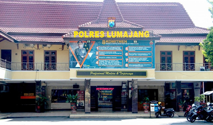 Kepolisian Resor (Polres) Lumajang Jawa Timur.