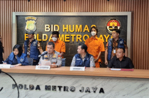 Dua pengusaha TV kabel asal Kabupaten Sumenep, Jawa Timur, menjadi tersangka kasus penyiaran secara ilegal konten siaran dari saluran televisi berbayar Nex Parabola.