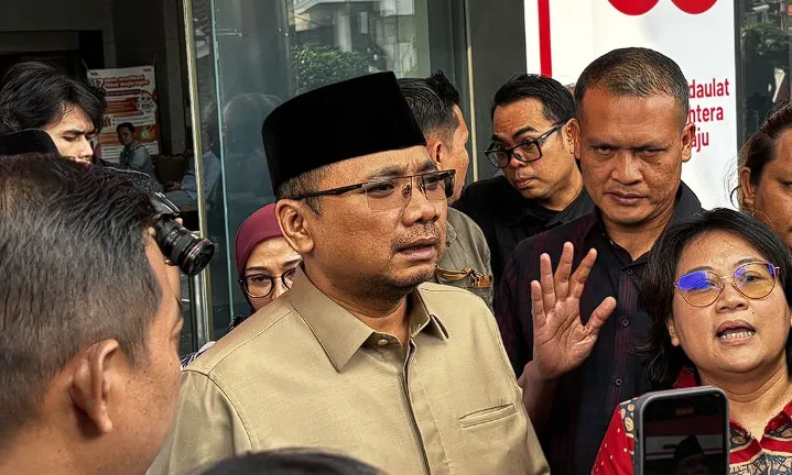 Mantan Menteri Agama (Menag) Yaqut Cholil Qoumas setelah melakukan pemeriksaan di Gedung Merah Putih KPK, Jakarta, Kamis (7/8) siang.