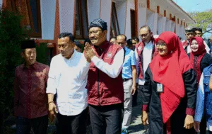 Menteri Sosial Saifullah Yusuf atau yang akrab disapa Gus Ipul secara resmi membuka kegiatan Masa Pengenalan Lingkungan Sekolah (MPLS) di Sekolah Rakyat Terintegrasi (SRT) 5 Ponorogo.