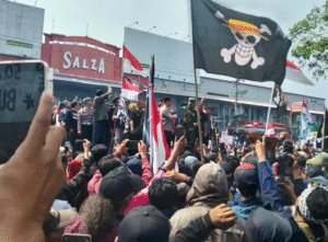 Aksi unjuk rasa di Pendopo Kabupaten Pati, Rabu (13/8).