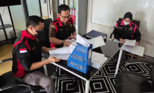 Kejaksaan Tinggi (Kejati) Jawa Timur melalui tim Pidana Khusus (Pidsus) menggelar operasi penggeledahan di empat lokasi berbeda dalam kasus dugaan korupsi jasa kepelabuhan di Pelabuhan Probolinggo.