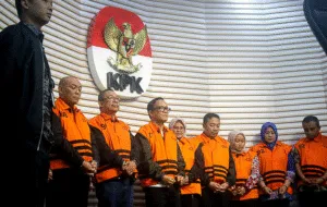 Tersangka kasus dugaan pemerasan dan/atau gratifikasi dalam pengurusan sertifikasi Keselamatan dan Kesehatan Kerja (K3).