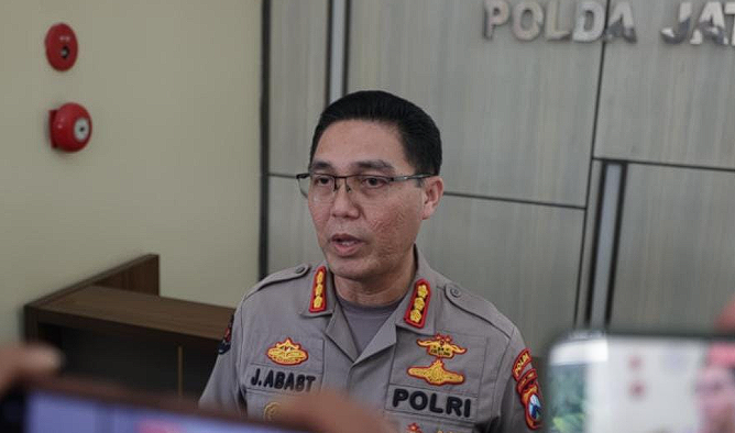 Kabid Humas Polda Jatim, Kombes Pol Jules Abraham Abast.