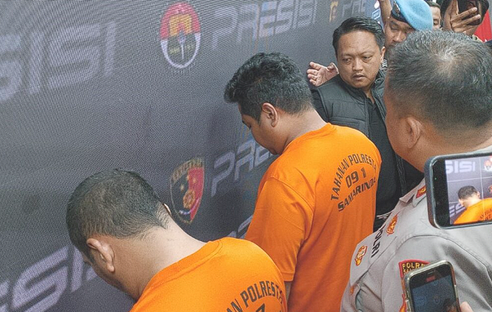 Polresta Samarinda Tangkap Dua Aktor Intelektual Perakit 27 Bom Molotov untuk Aksi Demo di DPRD Kaltim 1 Dua orang yang diduga sebagai aktor intelektual di balik perakitan 27 bom molotov.