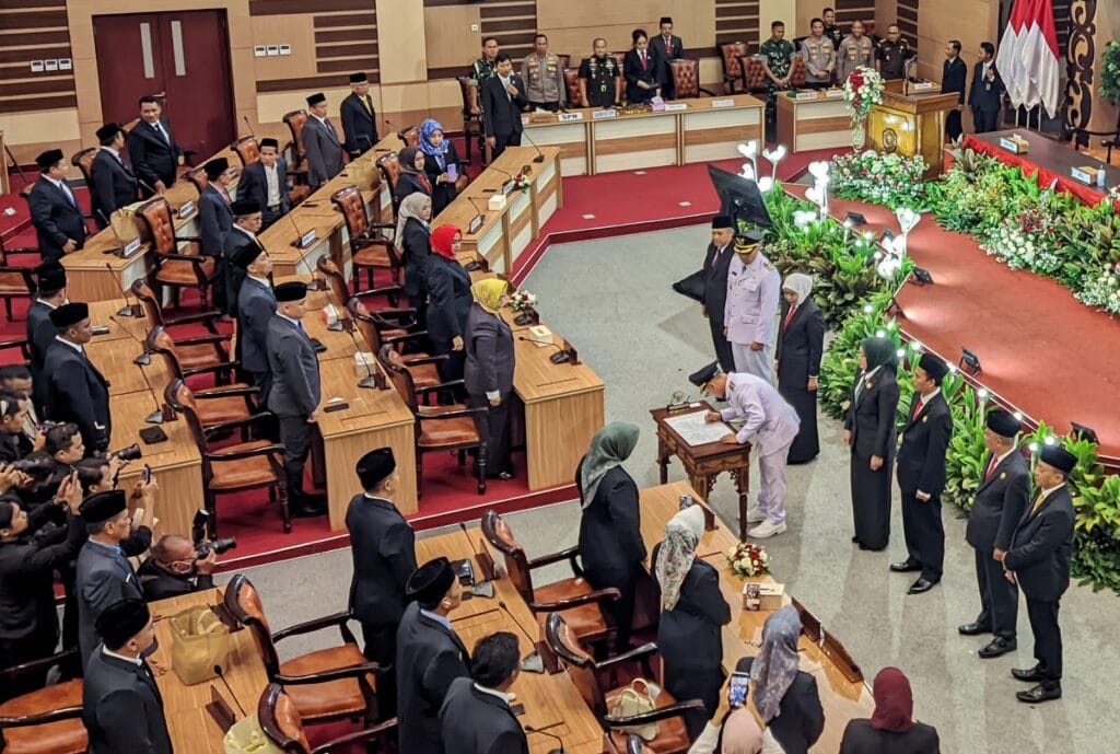 Bupati Mojokerto Paparkan Visi 'Catur Abipraya Mubarok', Prioritaskan Kesejahteraan, Pelayanan Masyarakat dan Pemindahan Pusat Pemerintahan 1 Bupati Mojokerto Paparkan Visi 'Catur Abipraya Mubarok', Prioritaskan Kesejahteraan, Pelayanan Masyarakat dan Pemindahan Pusat Pemerintahan