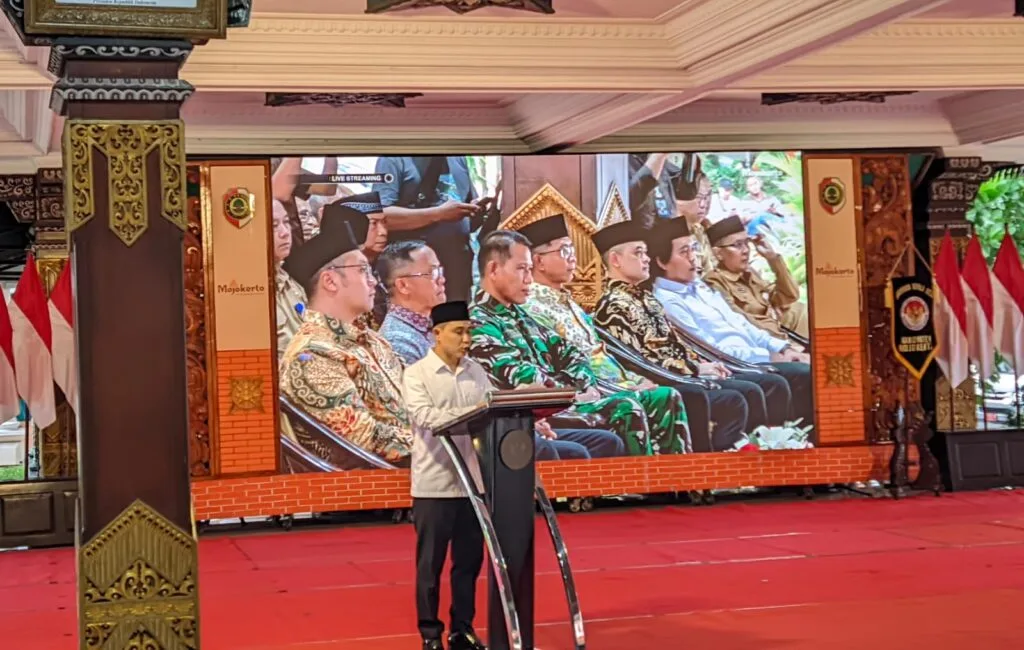 Bupati Mojokerto Lantik Pengurus Paguyuban Kepala Desa, Gus Barra: PKD Wadah Sinergi Program Pemerintah untuk Desa 1 Bupati Mojokerto Lantik Pengurus Paguyuban Kepala Desa, Gus Barra: PKD Wadah Sinergi Program Pemerintah untuk Desa
