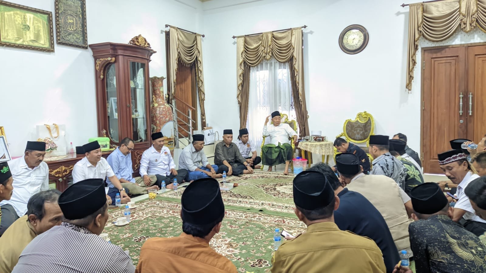 Kyai Asep Rakor bersama Kepala Desa Pengurus PKD Kecamatan Di Mojokerto, untuk Siap Menerima Program Pemerintah Pusat sampai Daerah