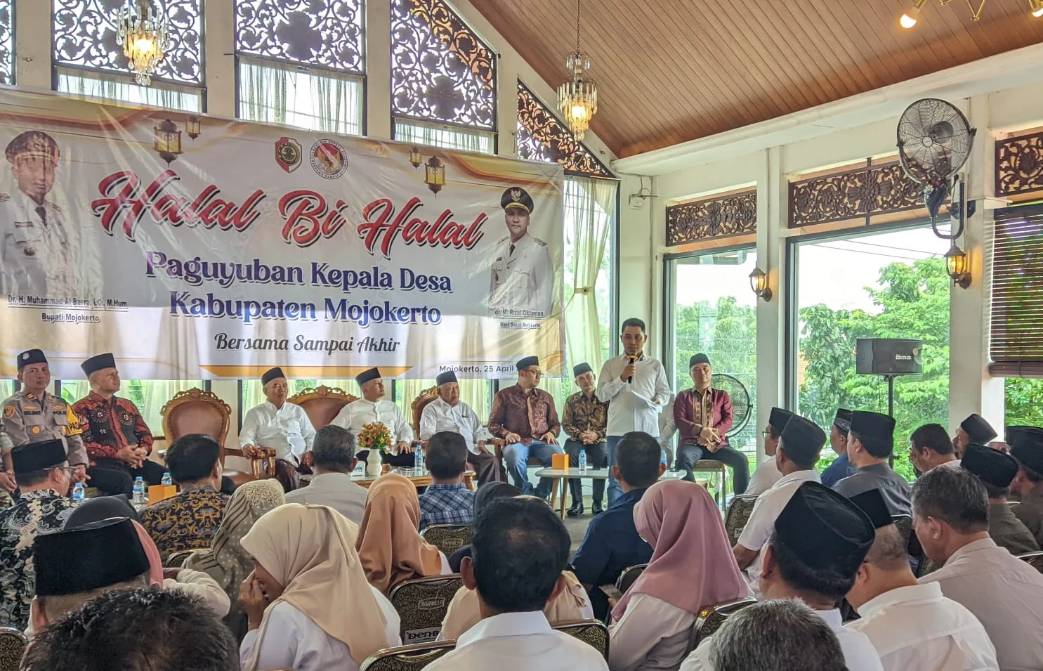 Momen Halal Bi Halal PKD, Bupati Gus Barra Ajak Kades Bersikap Non Reaktif, Contohkan Kisah Perjanjian Hudaibiyah Rasulullah 1 Momen Halal Bi Halal PKD, Bupati Gus Barra Ajak Kades Bersikap Non Reaktif, Contohkan Kisah Perjanjian Hudaibiyah Rasulullah