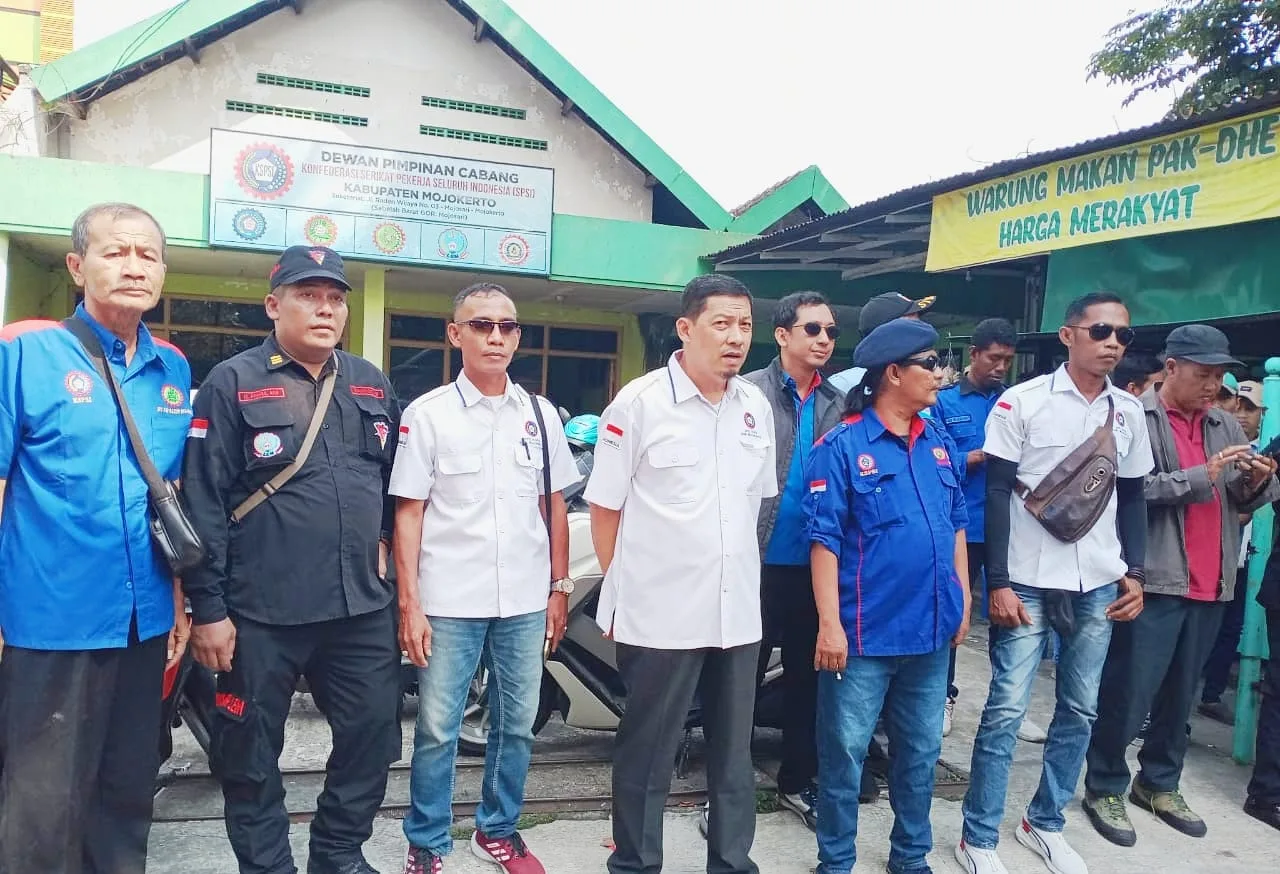 Ribuan Buruh Mojokerto Peringati May Day di Surabaya, Suwandi Firdaus Tegaskan Komitmen Sinergi Tripartit demi Stabilitas Ketenagakerjaan dan Ekonomi
