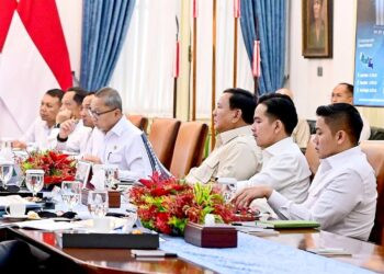 Rapat terbatas yang dipimpin langsung Presiden Prabowo Subianto dan dihadiri segenap jajaran kabinet merah putih untuk melaporkan progress Koperasi Desa (Kopdes) Merah Putih.