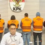 Lelang Fiktif Proyek Jalan Mandailing Sumut, KPK Tahan Kadis PUPR dan Bos Kontraktor