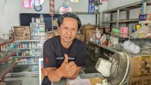 UMKM Jajanan di Pacet Mojokerto Klaim Omset Stabil Berkat Dukungan QRIS dari BRI