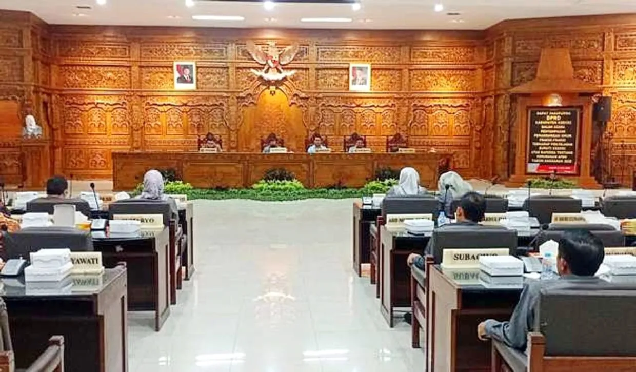 Ijazah Salah Satu Anggota DPRD Kabupaten Kediri Disinyalir Palsu, FKI-1 Ungkap Hasil Investigasinya