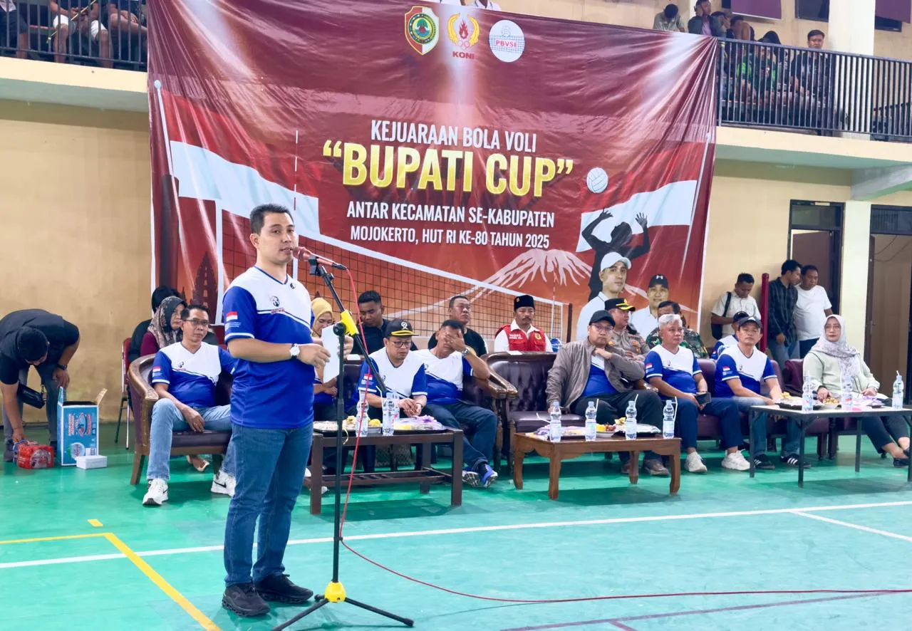 Bupati Mojokerto Tegaskan Tak Ada Kewajiban Pembelian Seragam Sekolah di SMP, juga Singgung Agenda Rotasi Jabatan