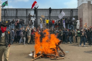 DPR Naik Tunjangan, Polisi Represif, Rakyat Naik Pitam, Musabab Gelombang Aksi Demo Membesar 2 DPR Naik Tunjangan, Polisi Represif, Rakyat Naik Pitam, Musabab Gelombang Aksi Demo Membesar