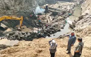 Proyek DAM Wonodadi Mojokerto 4,1M Terindikasi Korupsi, Harusnya Lanjut apa Dibekukan, Begini Analisanya! 4 Pengerjaan Proyek DAM Wonokerto, Desa Wonodadi, Kec. Kutorejo, Kab. Mojokerto saat disidak pimpinan DPRD.
