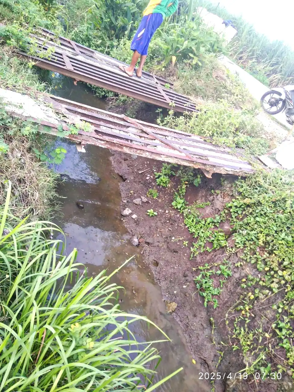 Kepala Desa Gembongan Gedeg Mojokerto Paparkan Penggunaan Dana Desa untuk Pembangunan Gorong-Gorong Irigasi Pertanian
