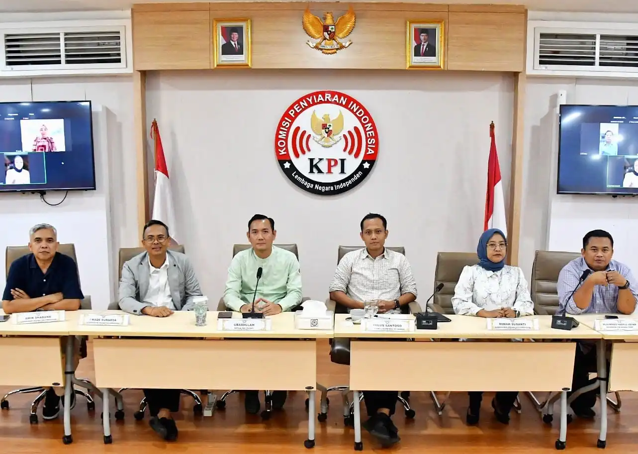 KPI Sanksi Hentikan Sementara Program 'Xpose Uncensored' Trans7, Dinilai Lecehkan Pesantren dan Lukai Marwah Santri 1 KPI Sanksi Hentikan Sementara Program ‘Xpose Uncensored’ Trans7, Dinilai Lecehkan Pesantren dan Lukai Marwah Santri
