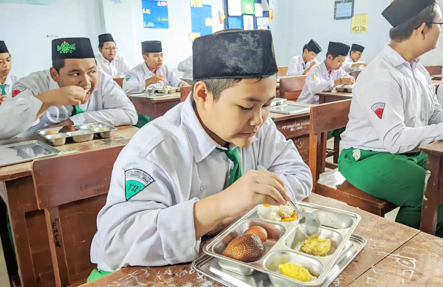 BGN Tegaskan Anggaran Rp10.000 per Porsi Cukup untuk Menu Ayam dan Telur, Nanik: Dapur MBG Jangan Ambil Untung Berlebih 1 BGN Tegaskan Anggaran Rp10.000 per Porsi Cukup untuk Menu Ayam dan Telur, Nanik: Dapur MBG Jangan Ambil Untung Berlebih