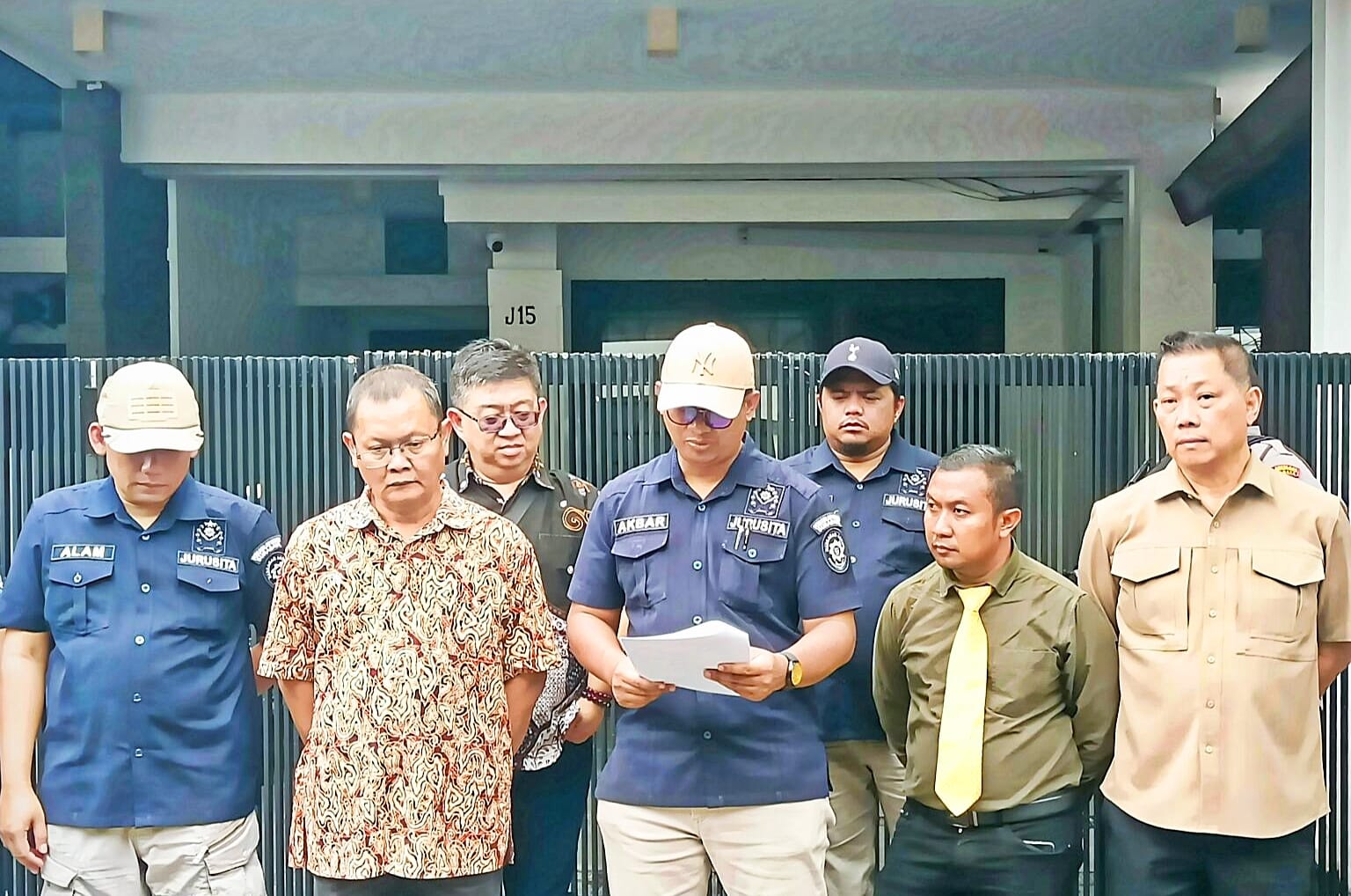 PN Surabaya Eksekusi Rumah Mewah Milik Pejabat Polda Jatim: Konflik Lelang, Mediasi Gagal, Sengketa Mengemuka