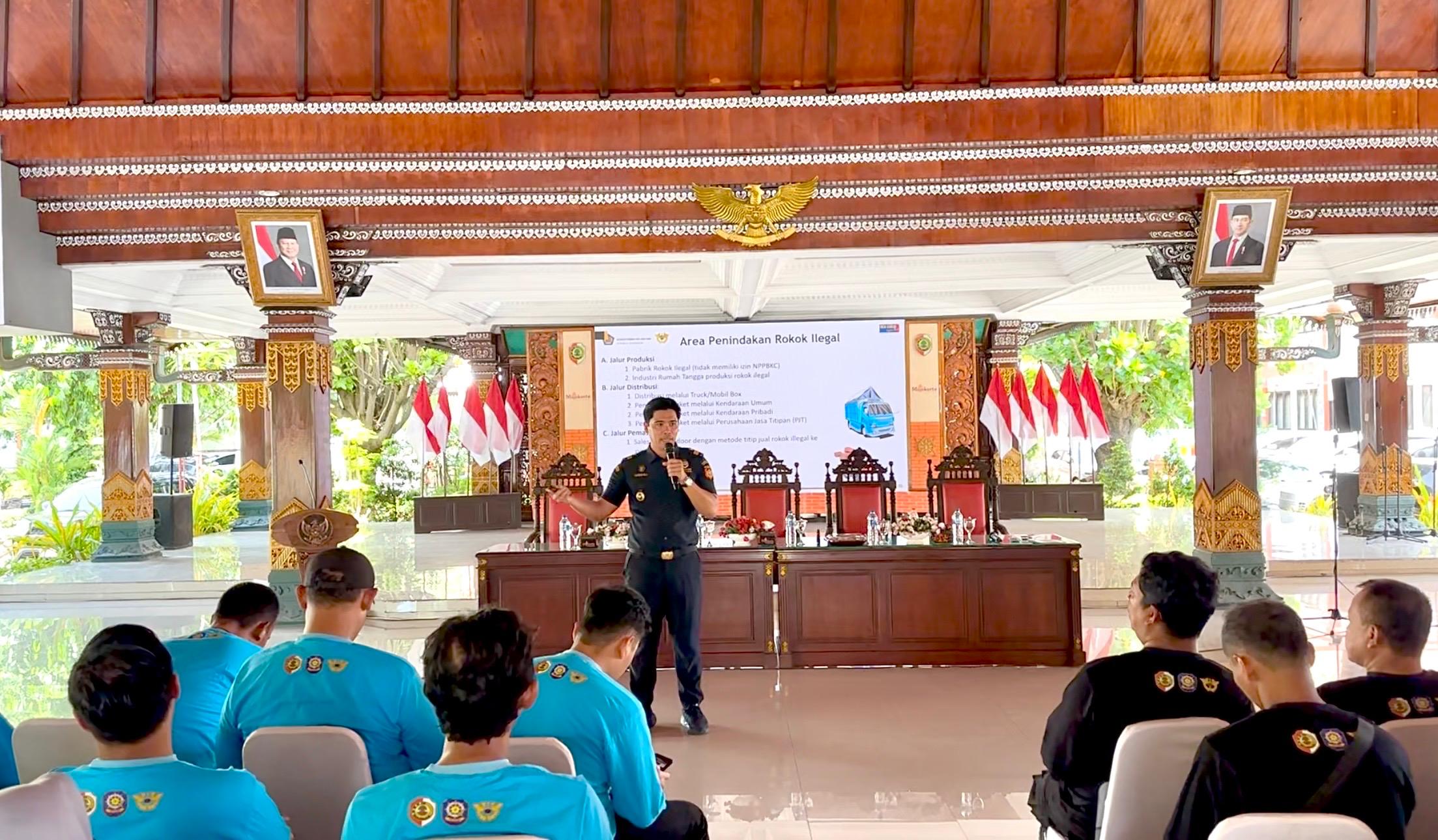 Bea Cukai Sidoarjo bersama Pemkab Mojokerto Perkuat Pengawasan Rokok Ilegal, Beri Edukasi Senkom dan Karang Taruna 1 Bea Cukai Sidoarjo bersama Pemkab Mojokerto Perkuat Pengawasan Rokok Ilegal, Beri Edukasi Senkom dan Karang Taruna