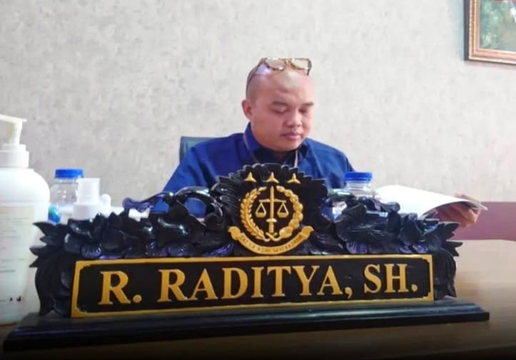 Kasipidsus Kejaksaan Negeri Kabupaten Mojokerto, Rizky Raditya Eka Putra.