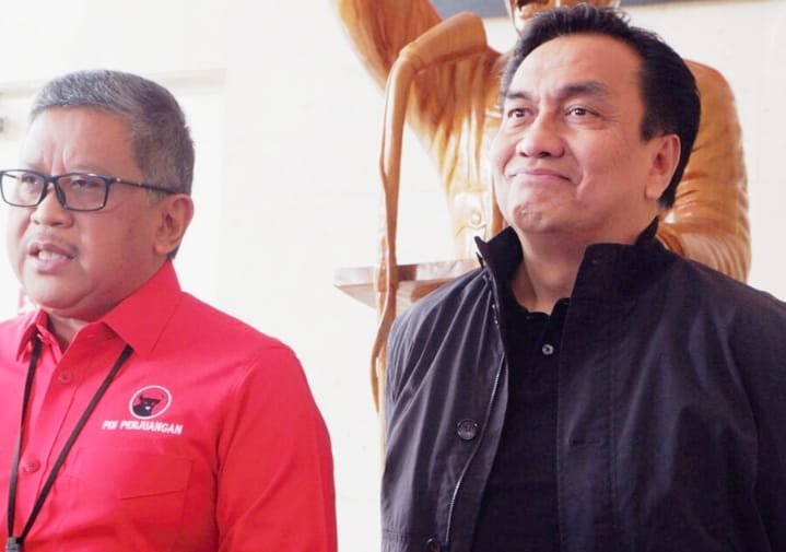 Effendi Simbolon bersama Sekjen PDIP Hasto Kristiyanto saat pemecatan dari PDIP beberapa waktu lalu