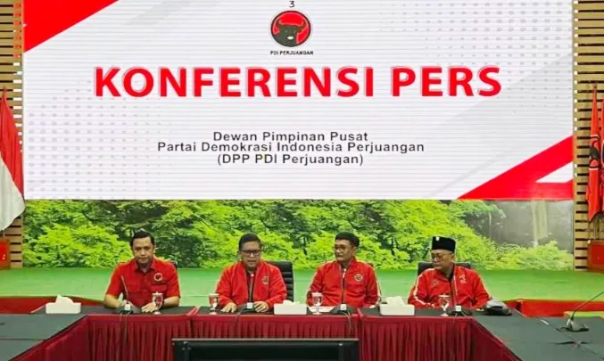 Ketua DPP PDIP Bidang Ideologi dan Kaderisasi Djarot Saiful Hidayat pada konferensi pers persiapan peringatan HUT Ke-52 PDIP di Kantor DPP PDIP, Jakarta, Kamis (9/1)