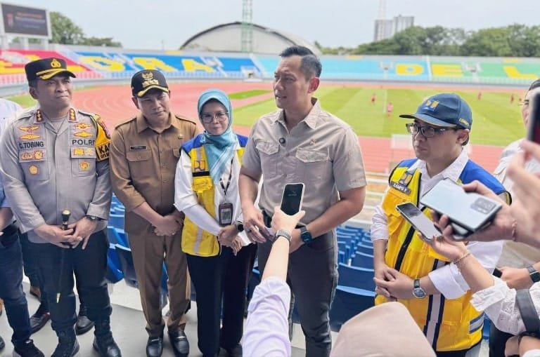 Menteri Koordinator Infrastruktur dan Pembangunan Kewilayahan, Agus Harimurti Yudhoyono saat kunjungi GOR Delta Sidoarjo.