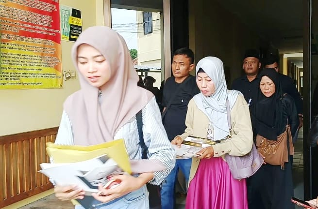 Orang Tua Korban Tragedi Pantai Drini Laporkan Kepala SMPN 7 Mojokerto dan Pihak Travel ke Polisi