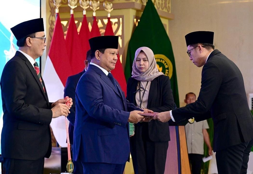 Prsiden Prabowo dalam acara pengukuhan calon hakim di Mahkamah Agung, Kamis (12/6).